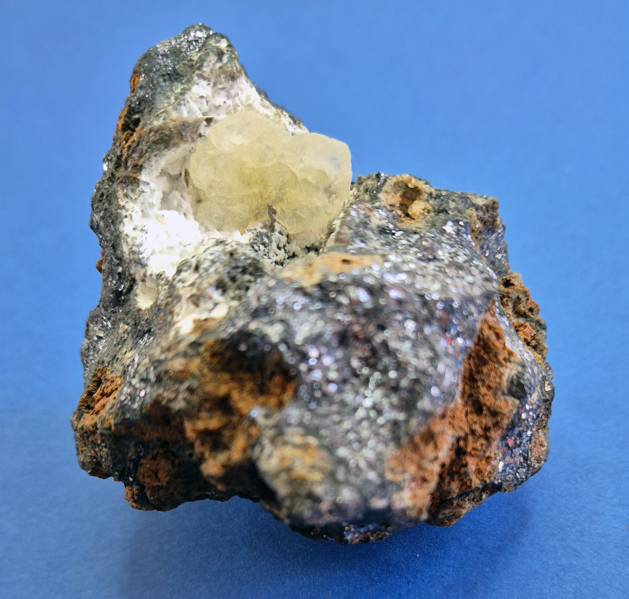 Leadhillite